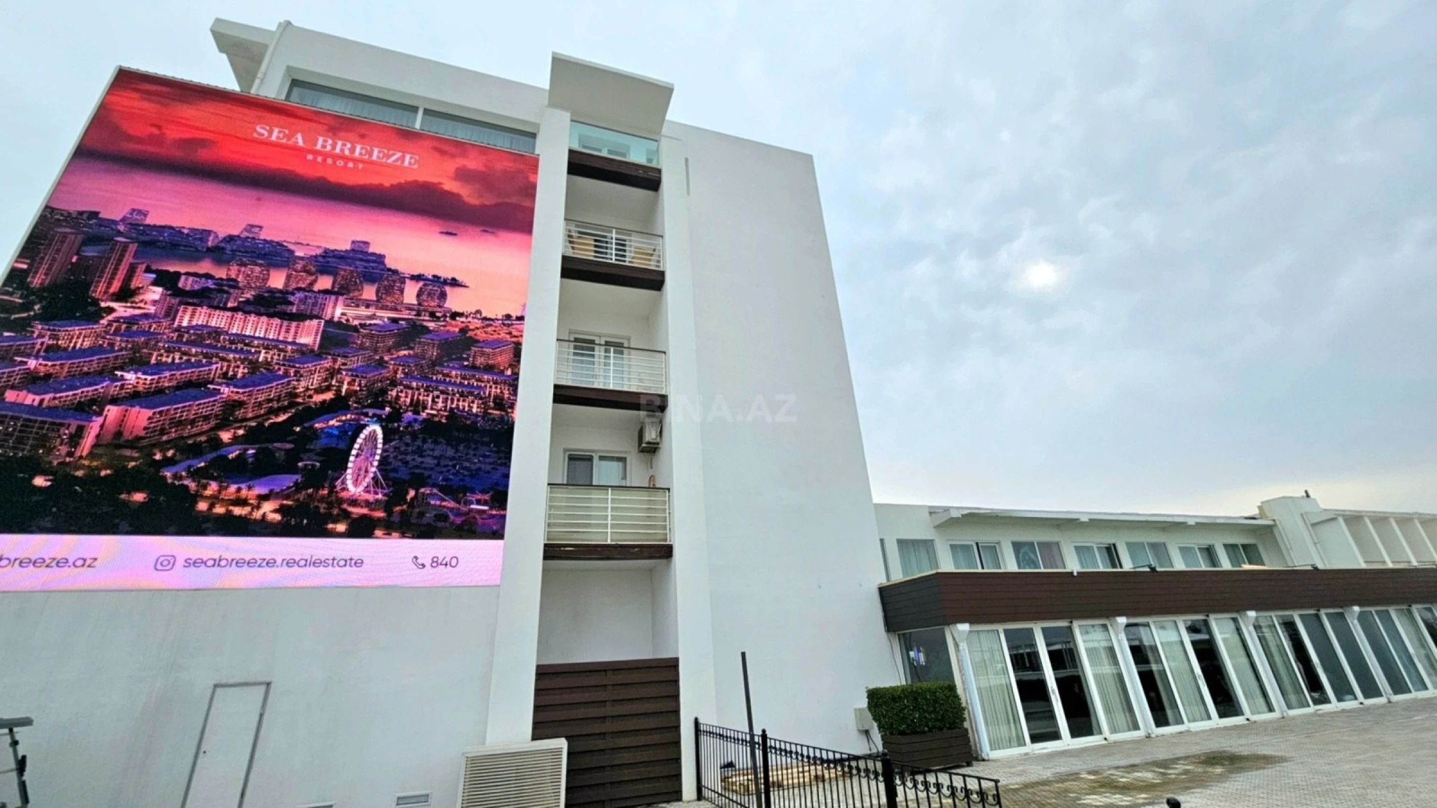 Satılır 4 otaqlı mənzil 162 m²