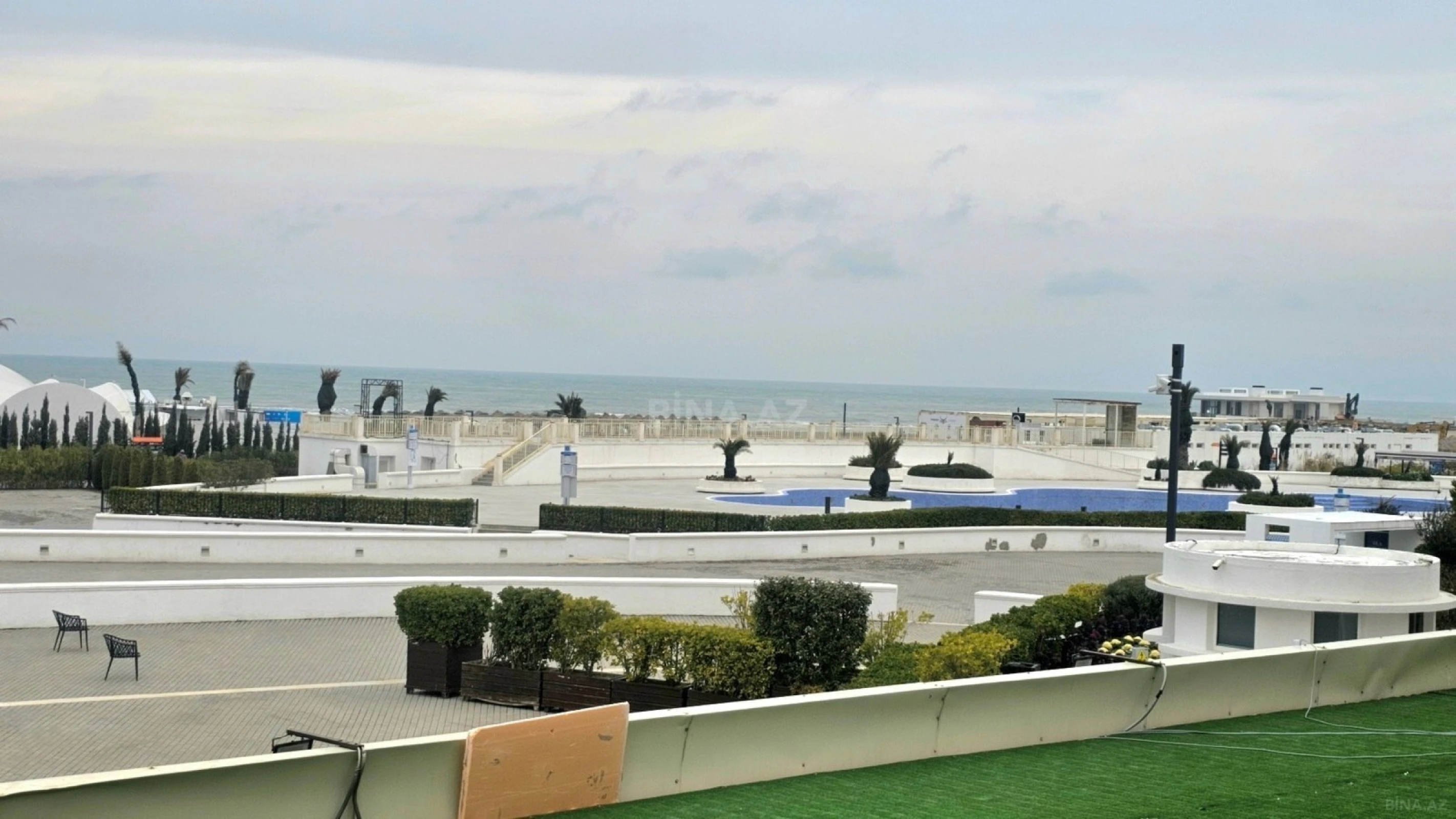 Satılır 4 otaqlı mənzil 162 m²