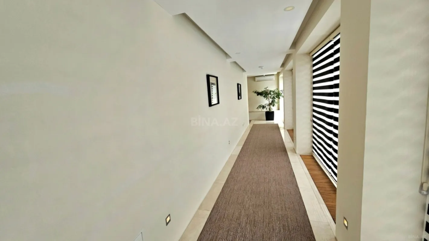 Satılır 4 otaqlı mənzil 162 m²