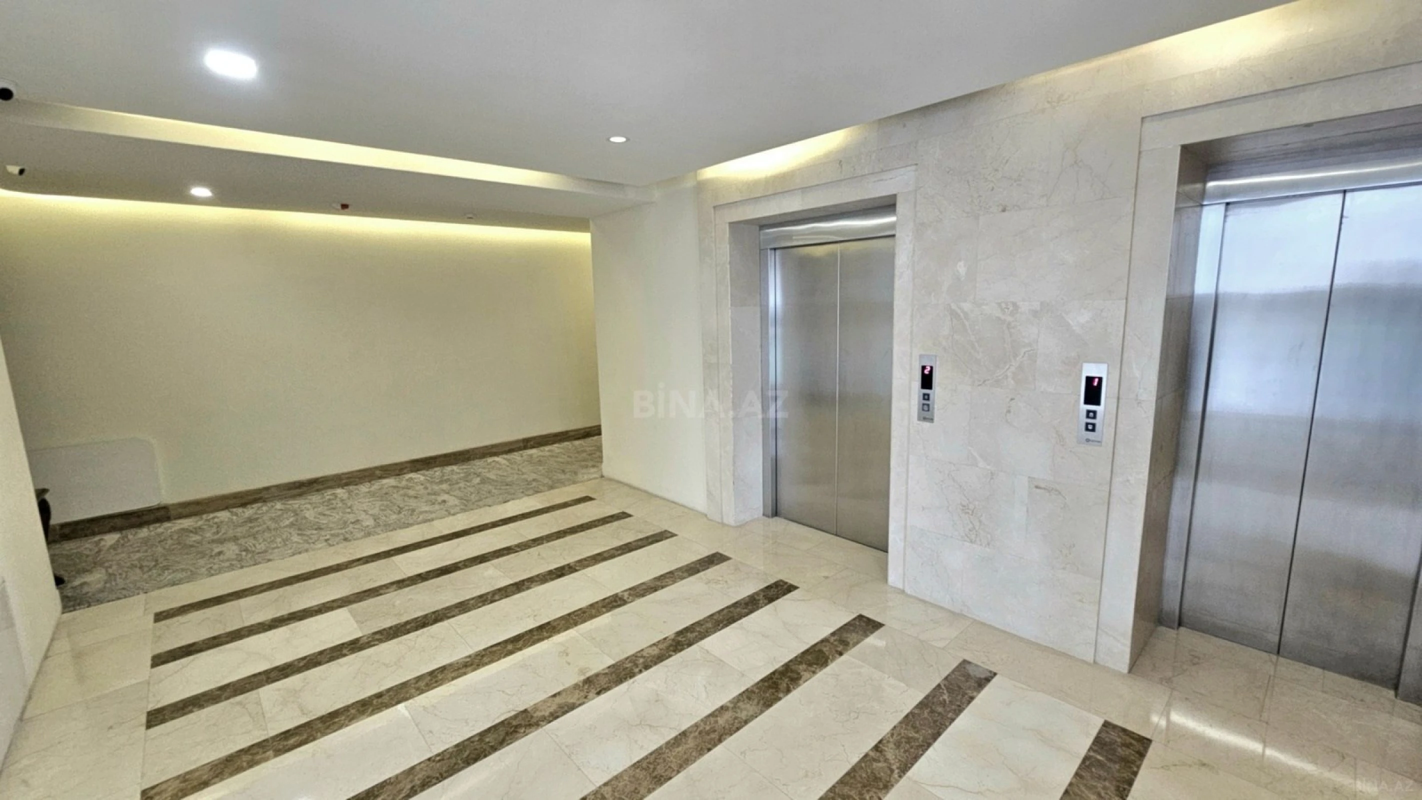 Satılır 4 otaqlı mənzil 162 m²