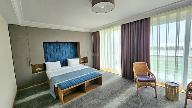 Satılır 4 otaqlı mənzil 162 m²