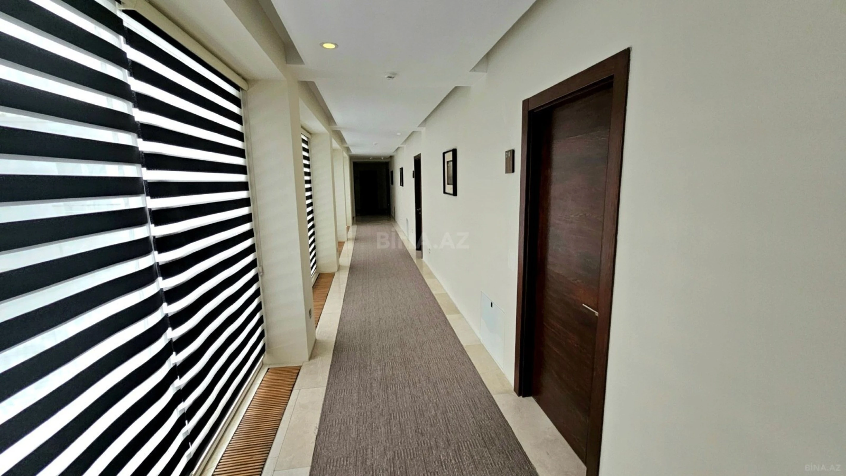 Satılır 4 otaqlı mənzil 162 m²