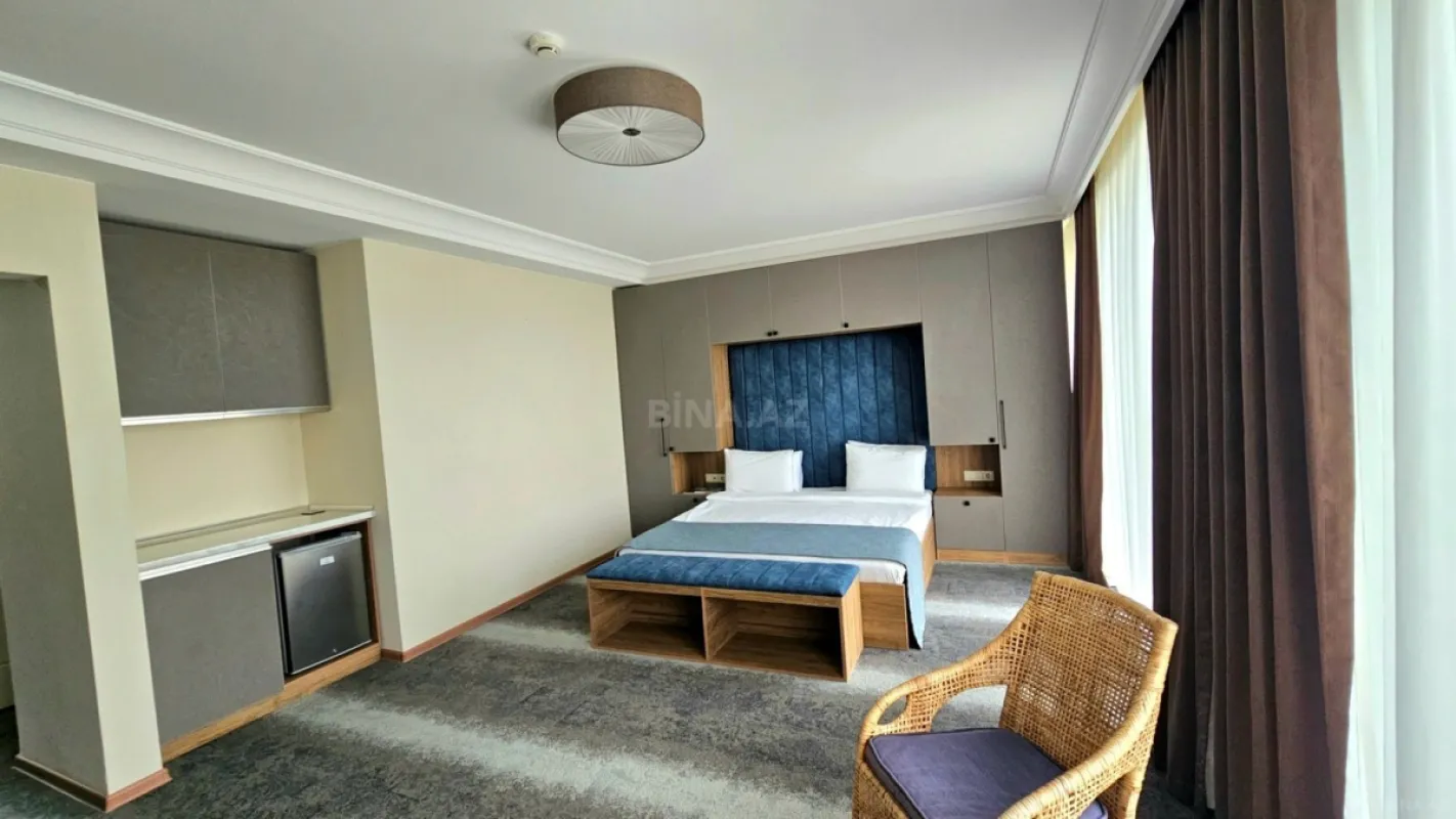 Satılır 4 otaqlı mənzil 162 m²