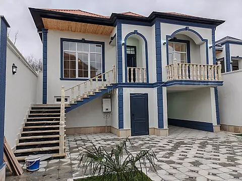 Satılır 5 otaqlı həyət evi 220 m²