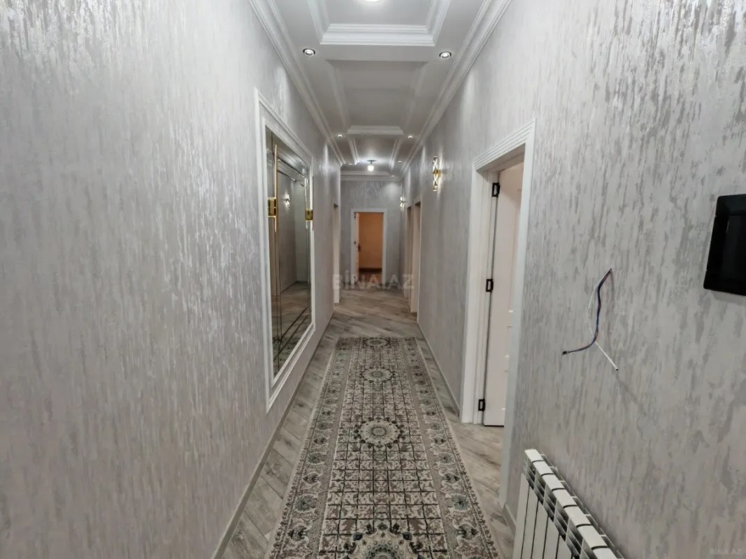 Satılır 5 otaqlı həyət evi 220 m²