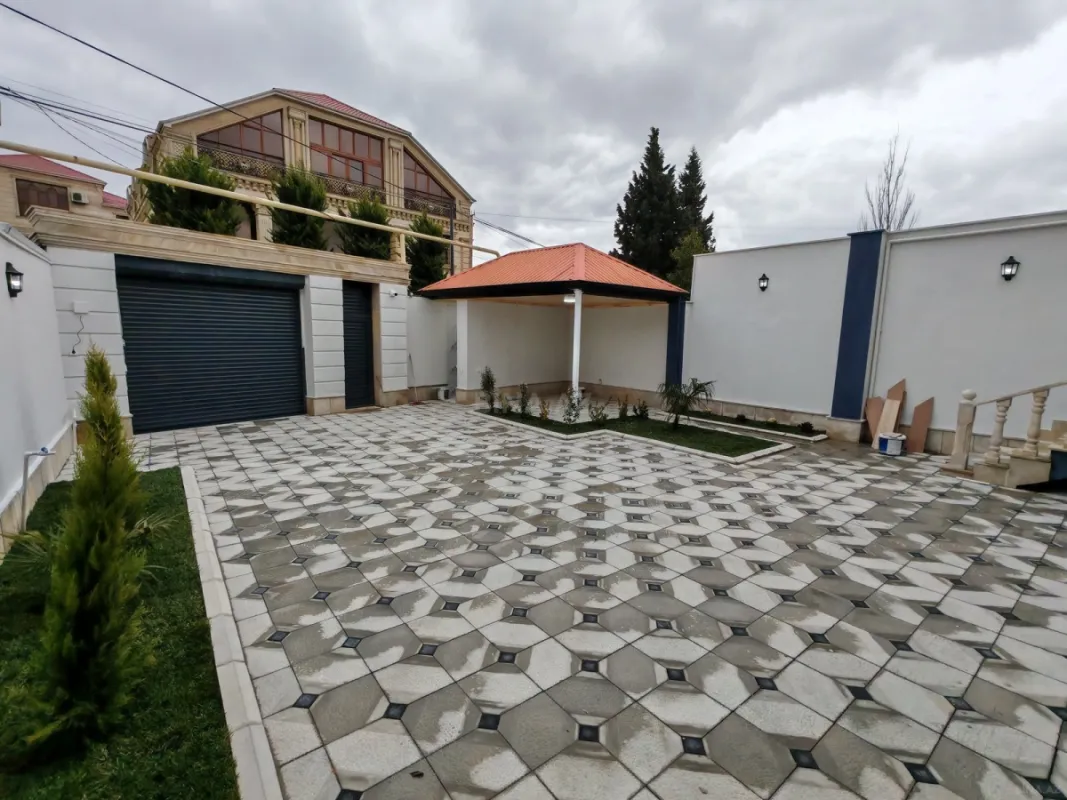 Satılır 5 otaqlı həyət evi 220 m²