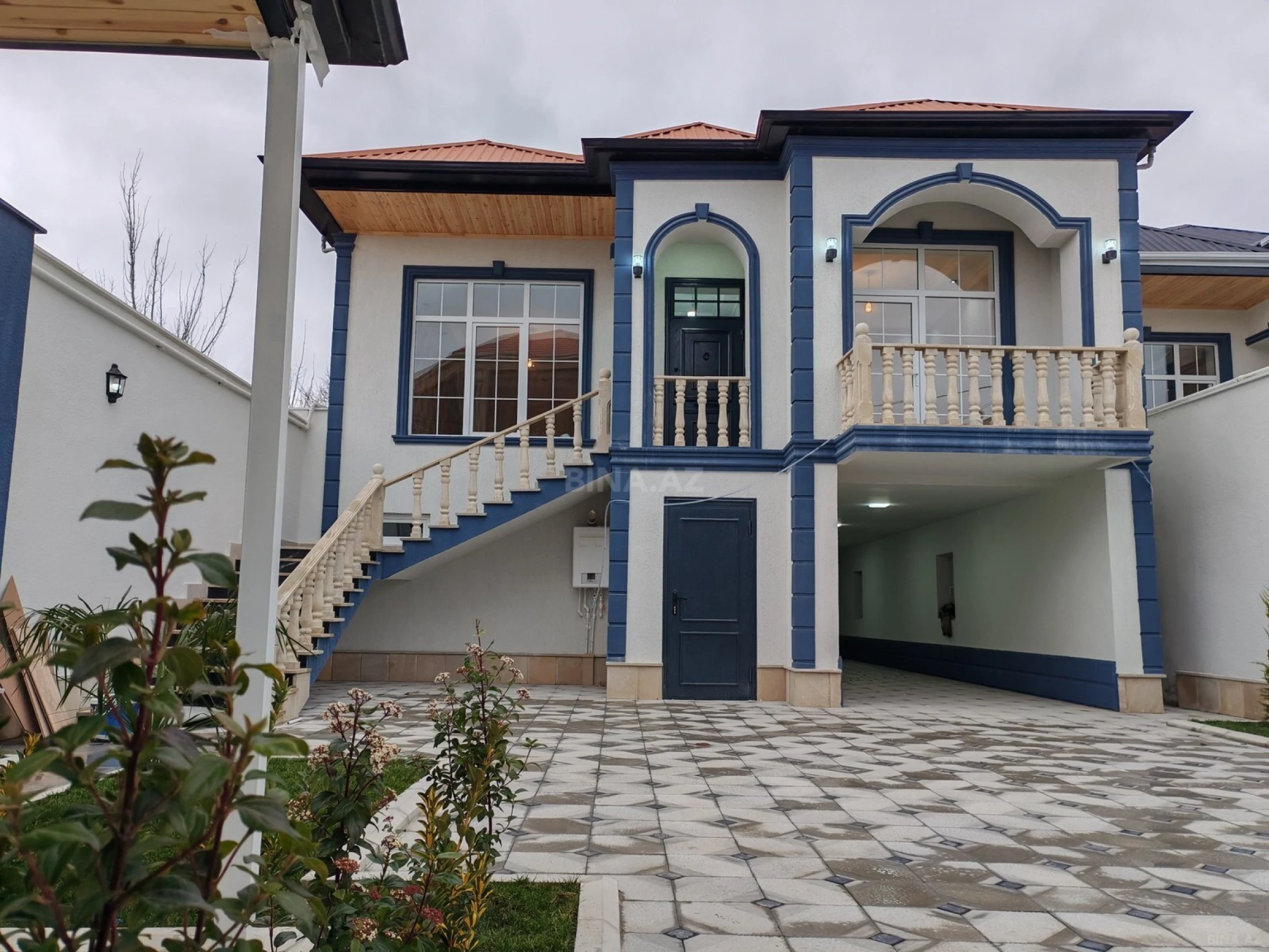 Satılır 5 otaqlı həyət evi 220 m²