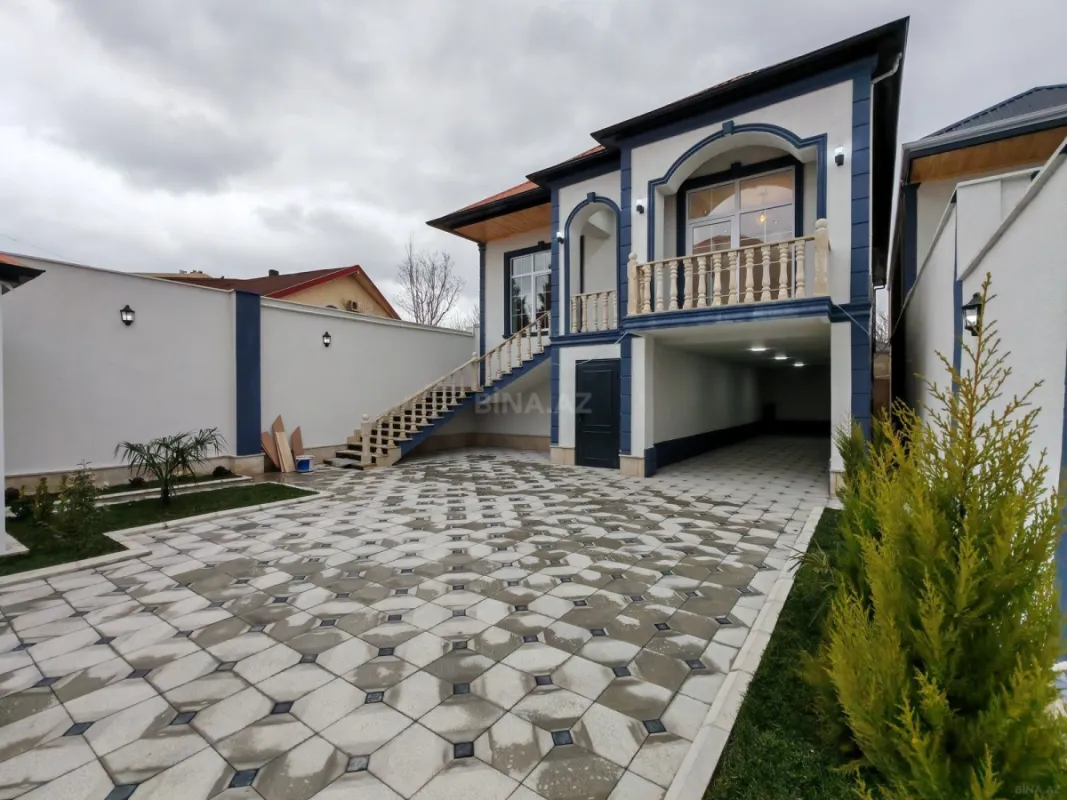 Satılır 5 otaqlı həyət evi 220 m²
