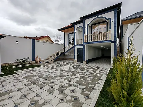Satılır 5 otaqlı həyət evi 220 m²