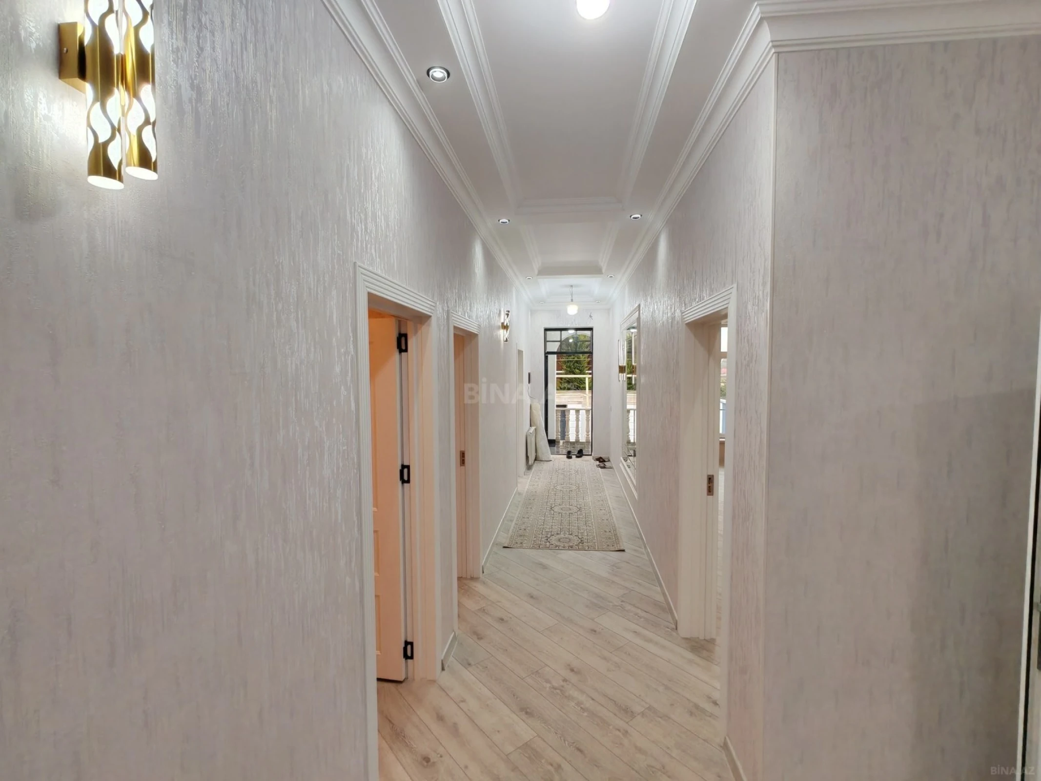 Satılır 5 otaqlı həyət evi 220 m²