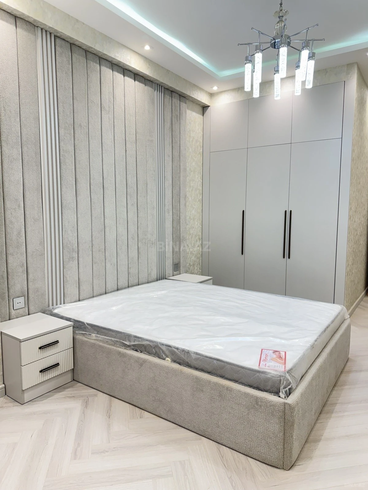 Kirayə verilir 3 otaqlı mənzil 121 m²