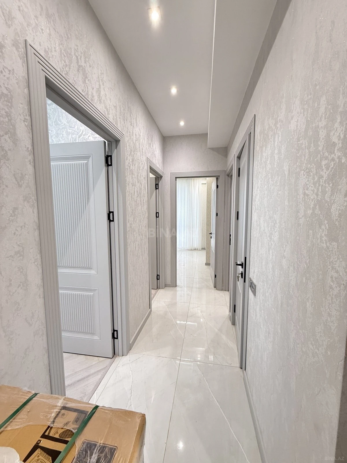 Kirayə verilir 3 otaqlı mənzil 121 m²