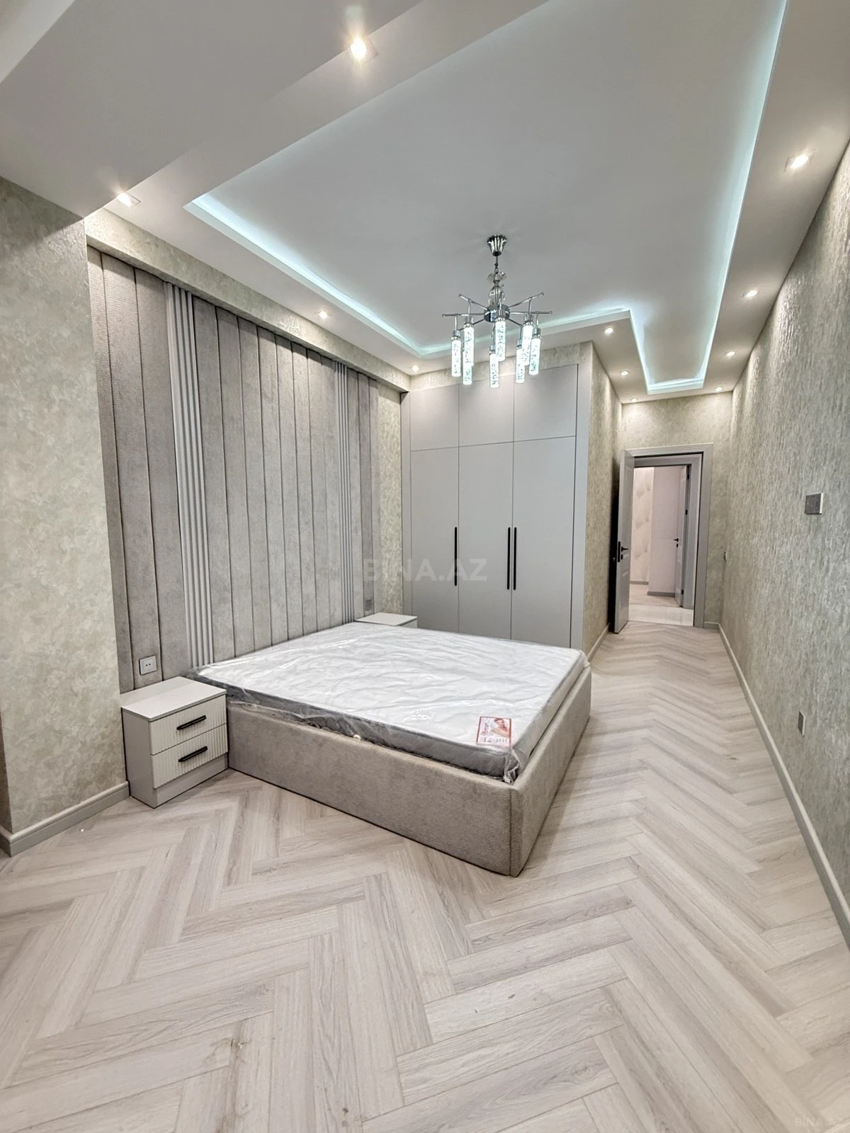 Kirayə verilir 3 otaqlı mənzil 121 m²