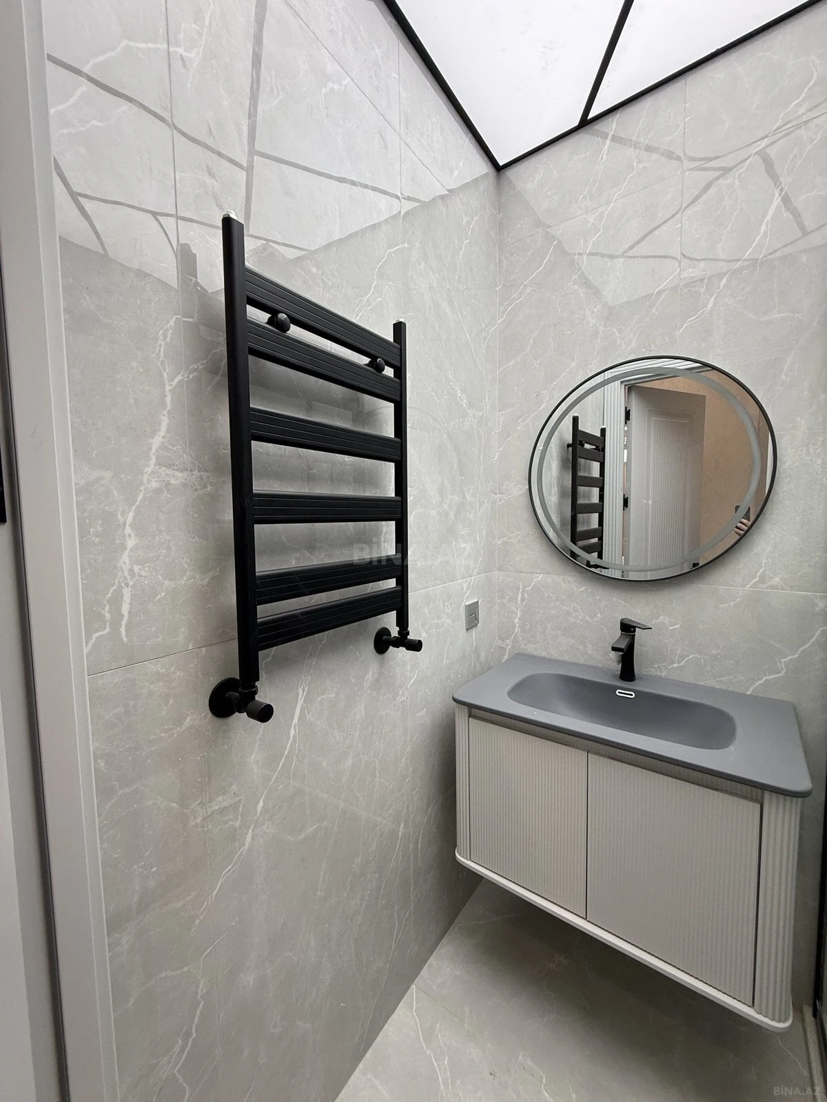 Kirayə verilir 3 otaqlı mənzil 121 m²