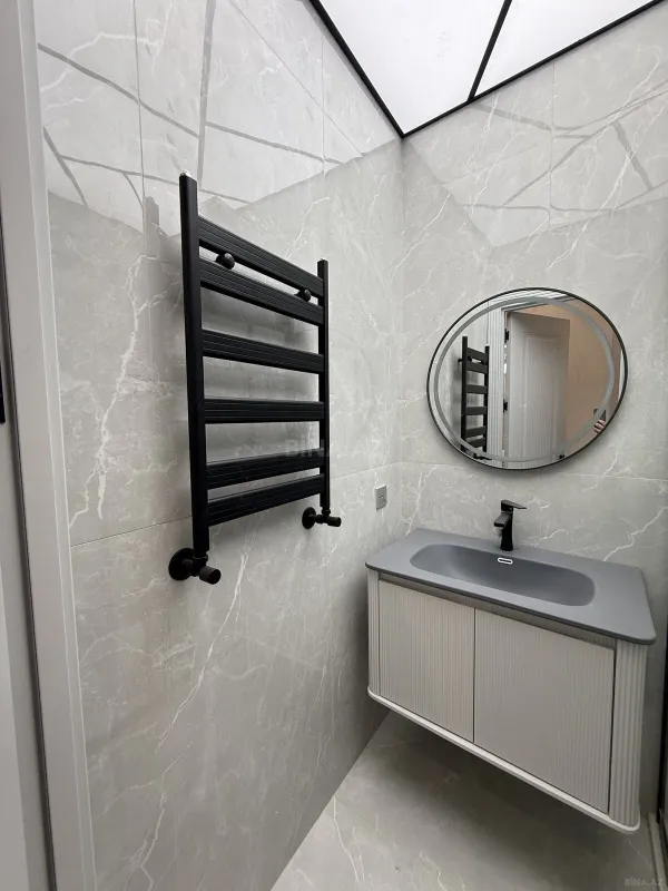 Kirayə verilir 3 otaqlı mənzil 121 m²