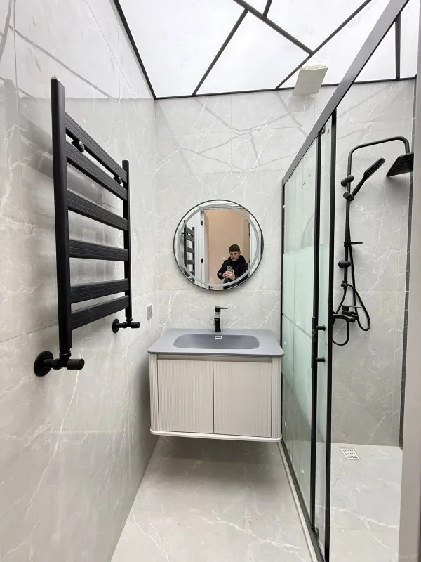 Kirayə verilir 3 otaqlı mənzil 121 m²