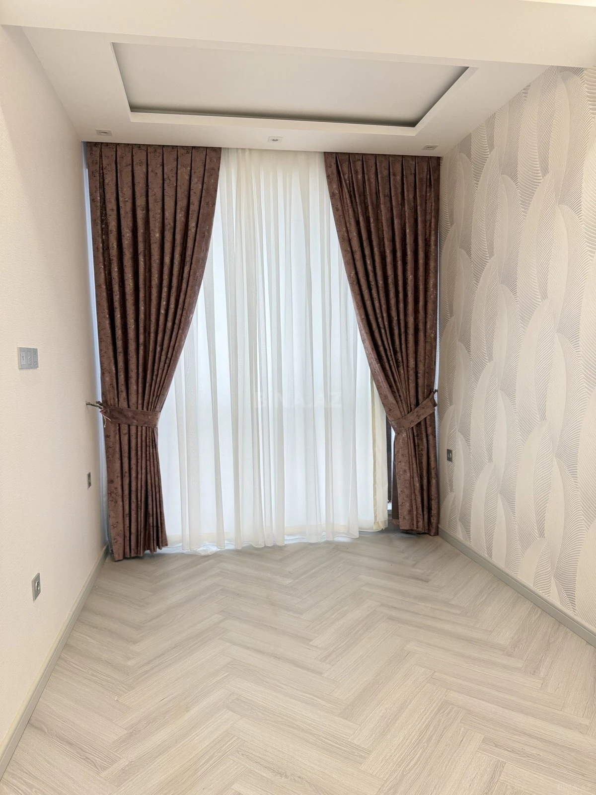 Kirayə verilir 3 otaqlı mənzil 121 m²