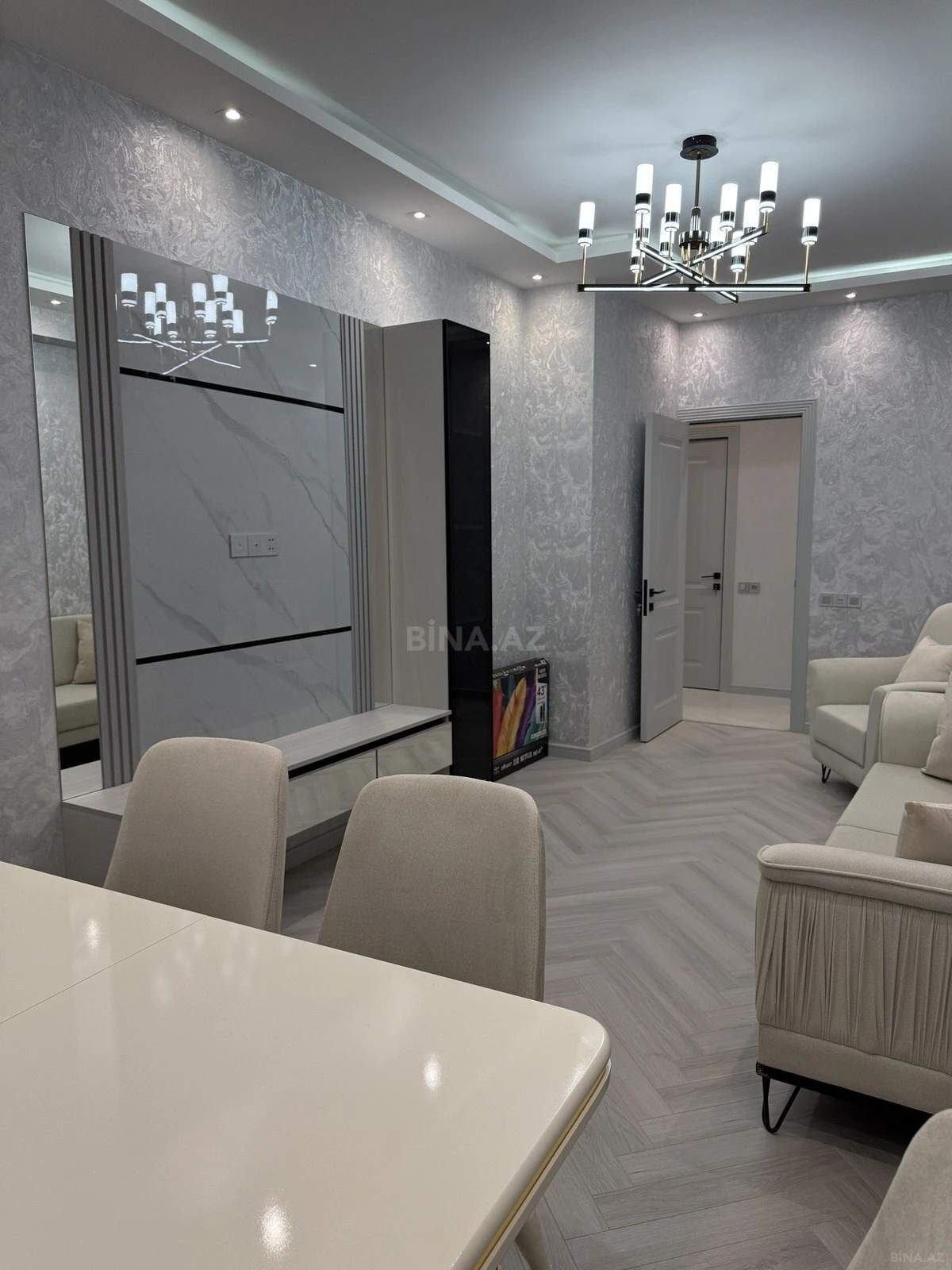 Kirayə verilir 3 otaqlı mənzil 121 m²