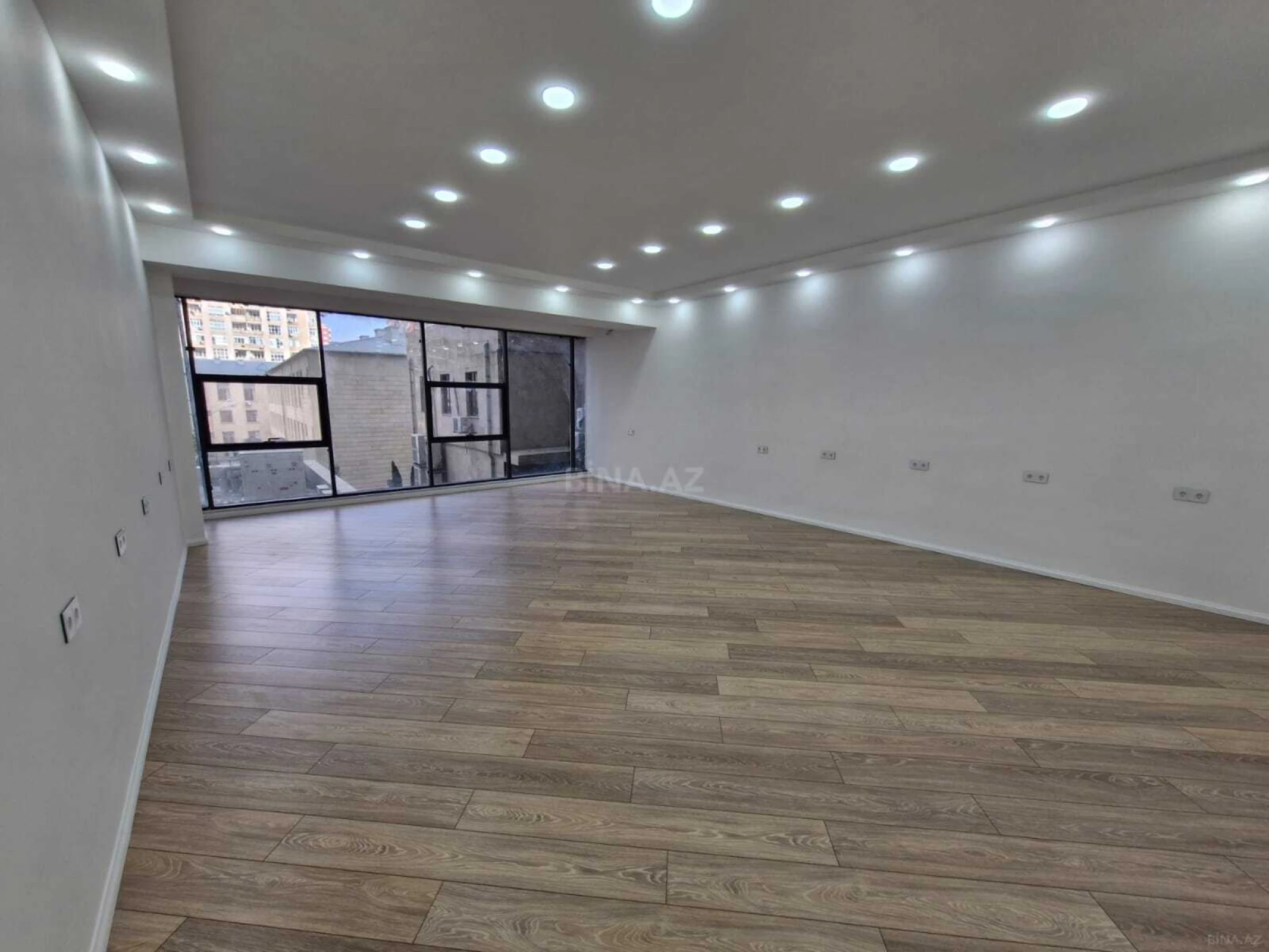 Satılır 2 otaqlı ofis 68 m²