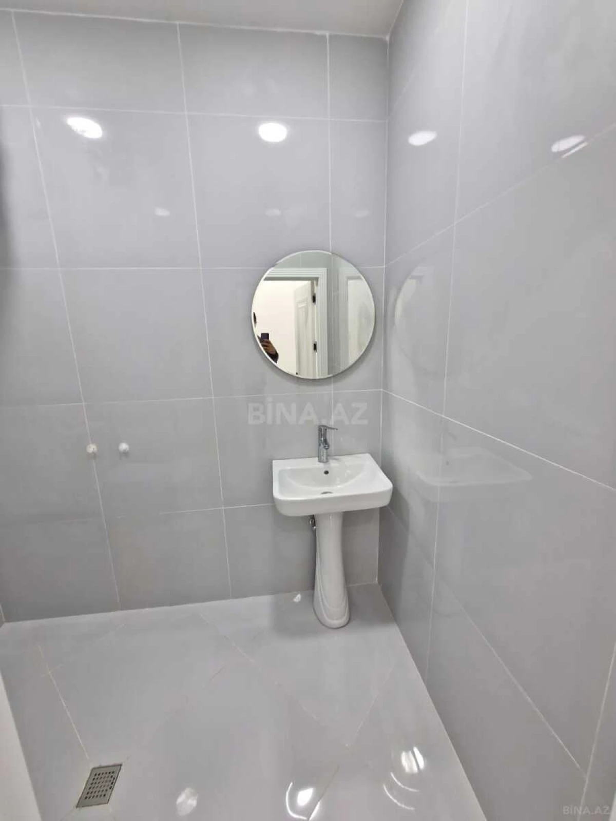 Satılır 2 otaqlı ofis 68 m²