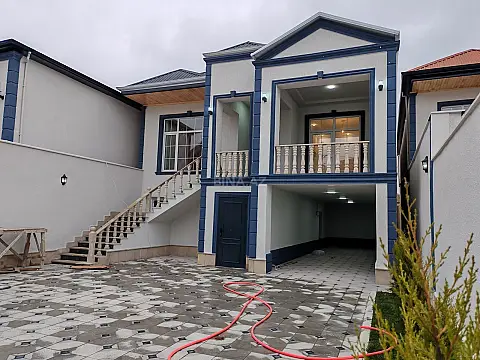 Satılır 4 otaqlı həyət evi 220 m²