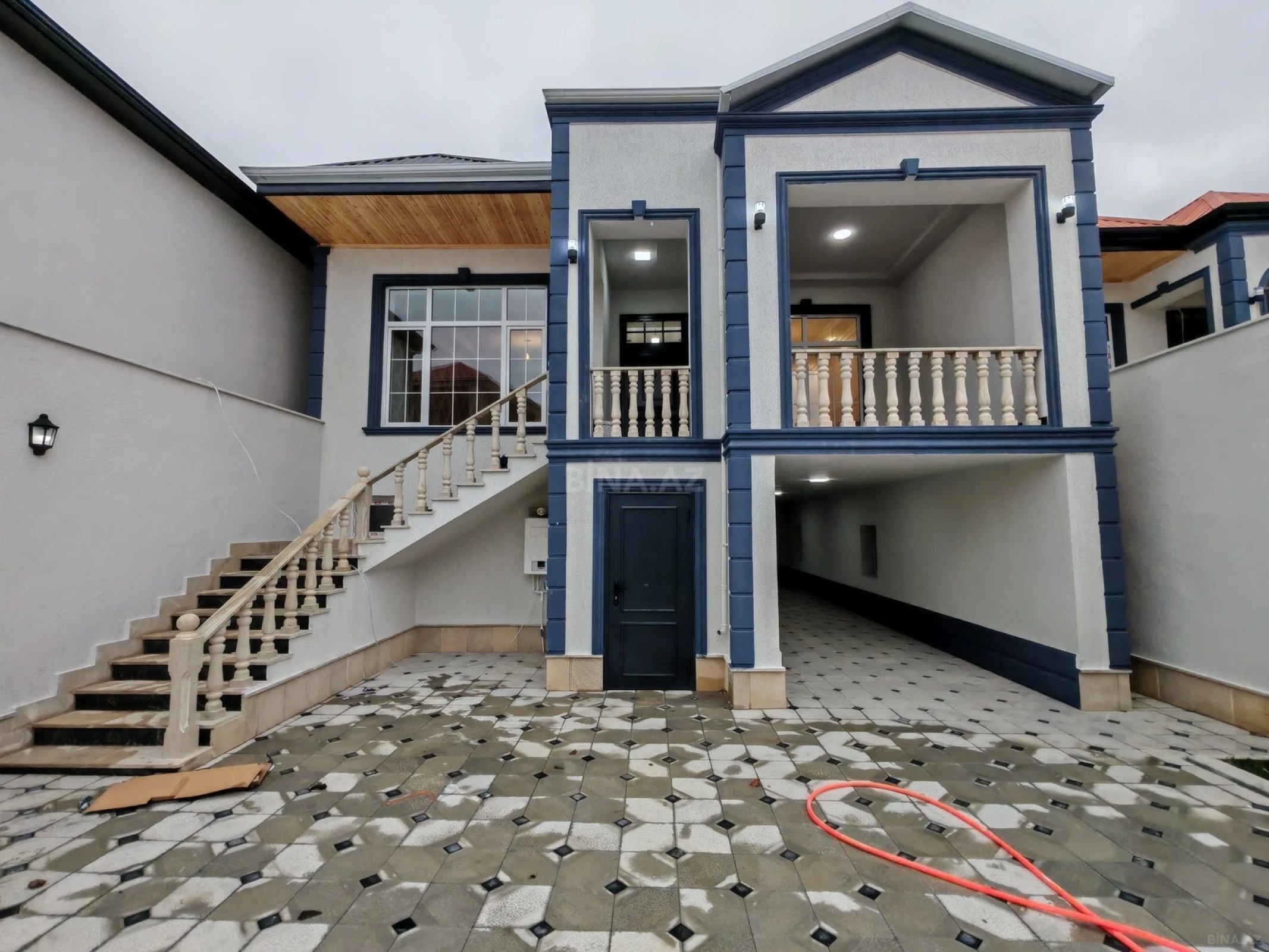 Satılır 4 otaqlı həyət evi 220 m²