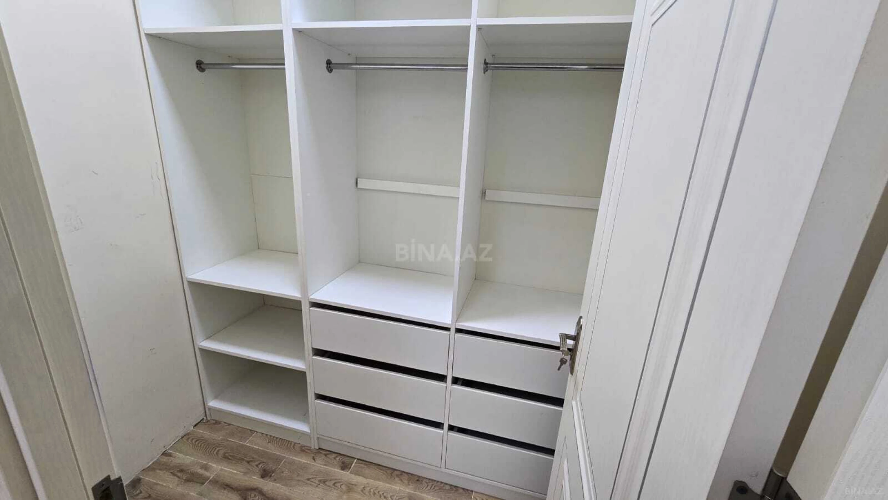 Kirayə verilir 2 otaqlı mənzil 60 m²