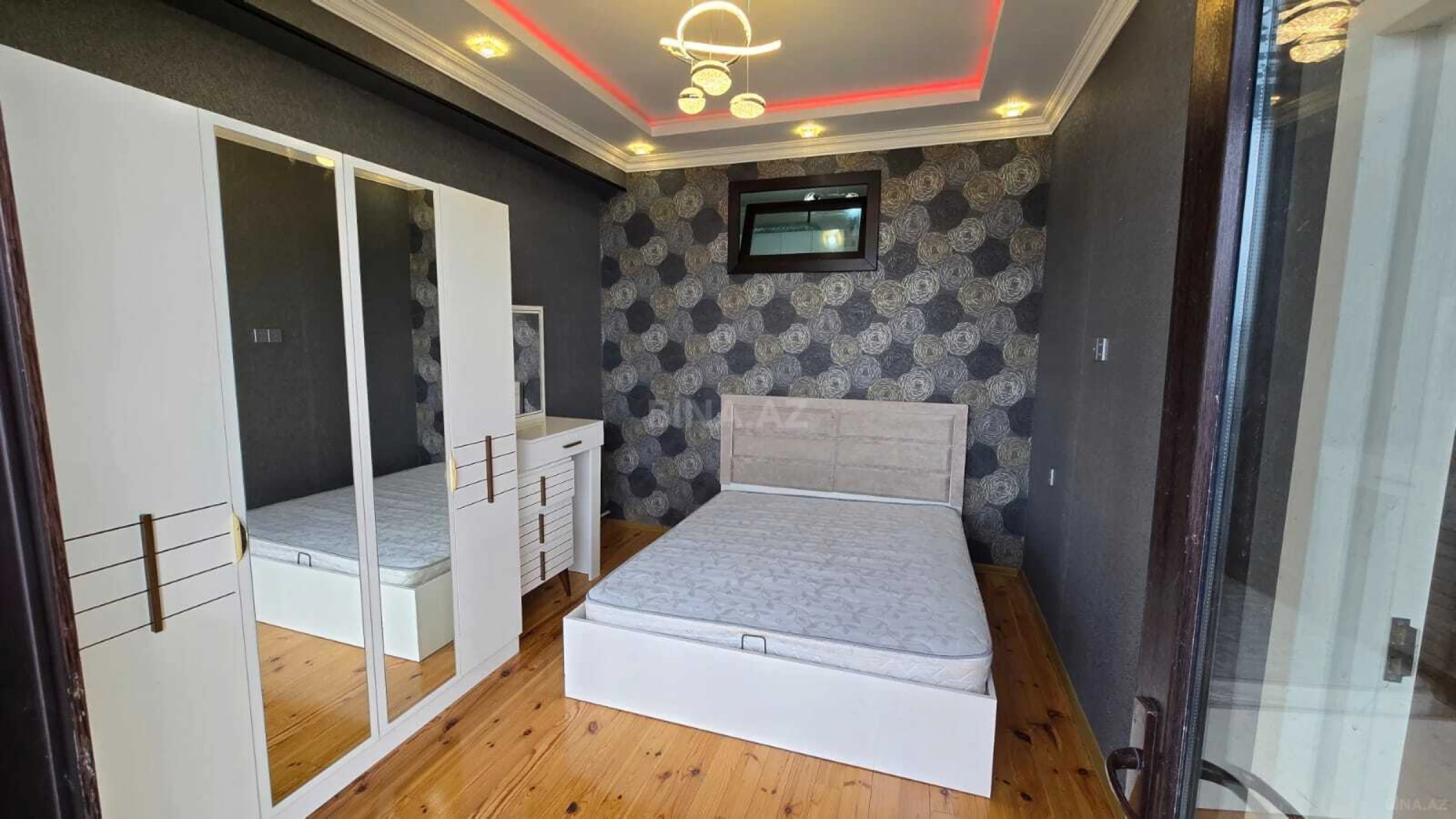 Kirayə verilir 2 otaqlı mənzil 60 m²