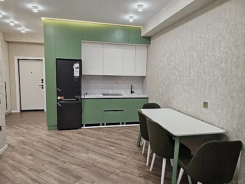 Kirayə verilir 2 otaqlı mənzil 65 m²