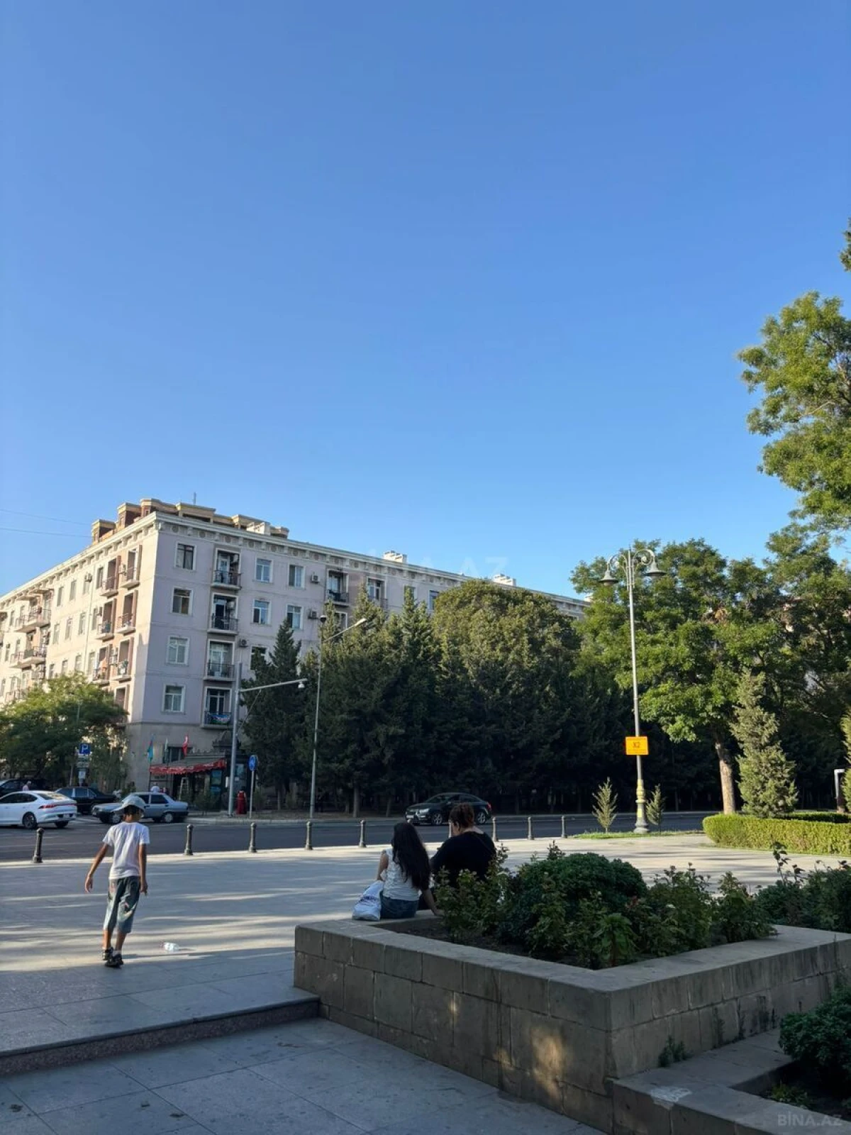 Satılır 4 otaqlı mənzil 100 m²