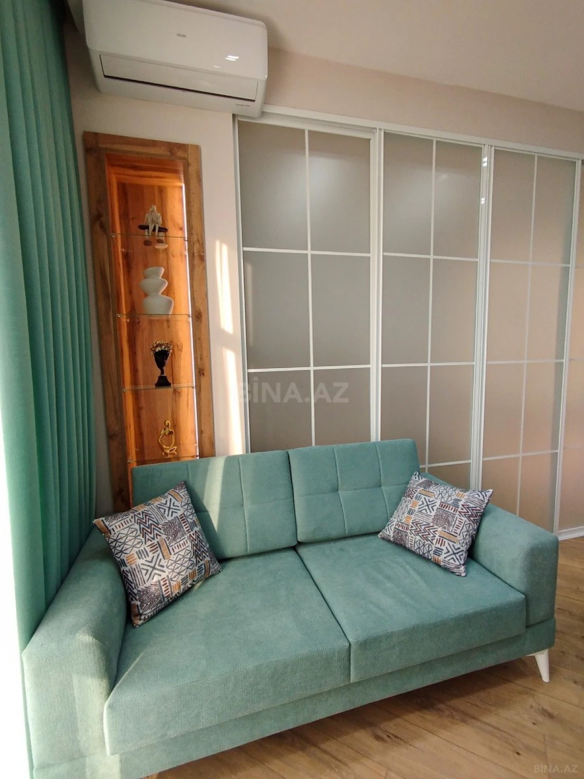 Kirayə verilir 2 otaqlı mənzil 60 m²