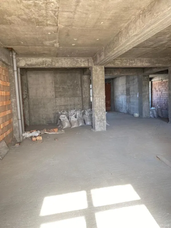 Satılır 5 otaqlı mənzil 164 m²