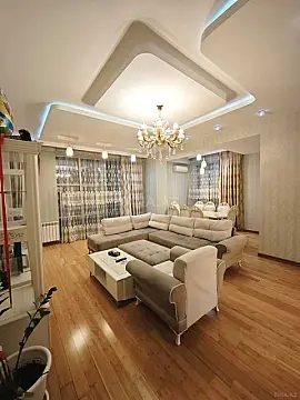 Kirayə verilir 4 otaqlı mənzil 170 m²