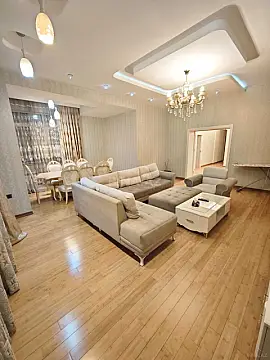 Kirayə verilir 4 otaqlı mənzil 170 m²