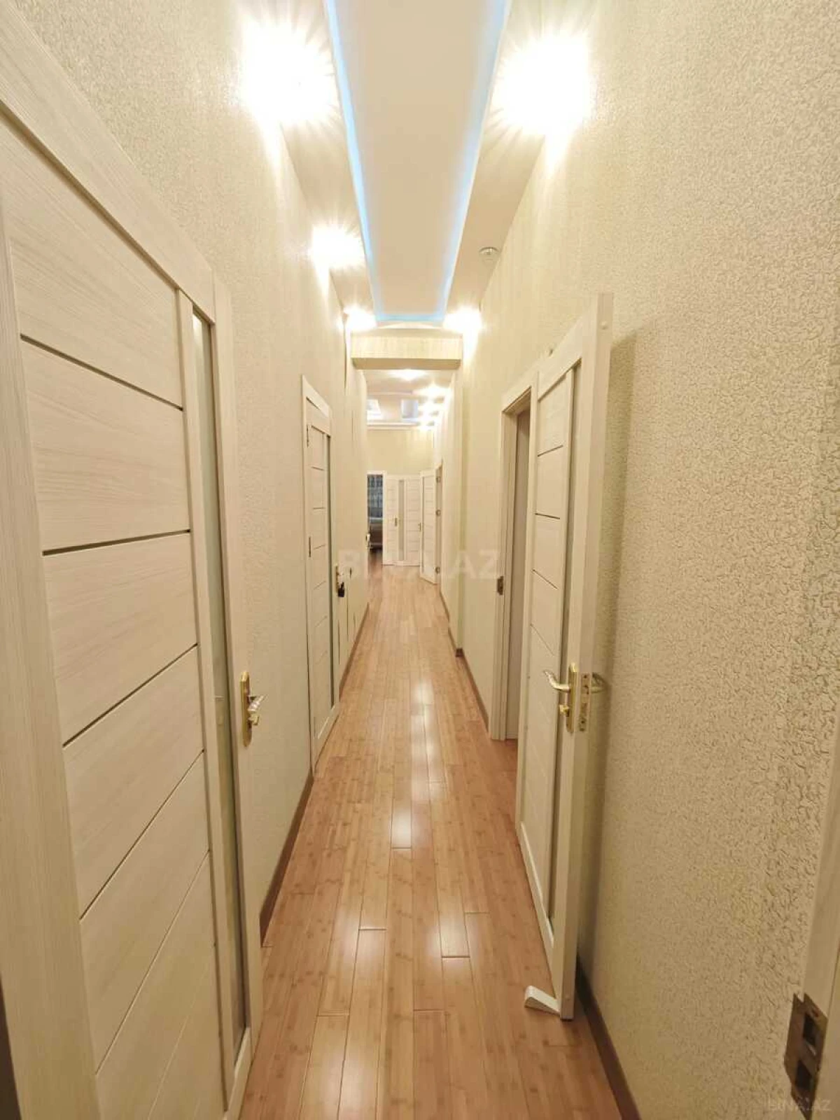 Kirayə verilir 4 otaqlı mənzil 170 m²