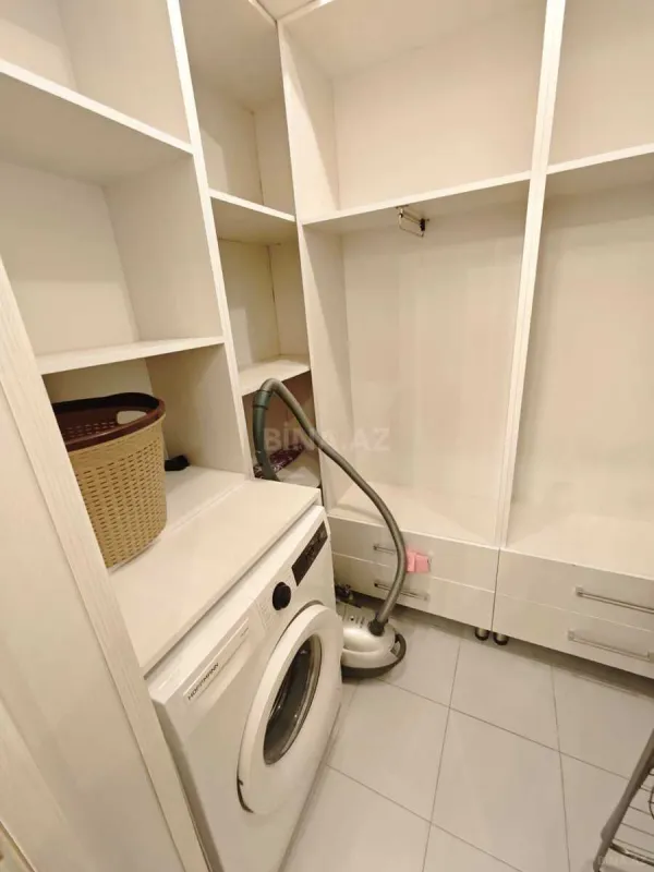 Kirayə verilir 4 otaqlı mənzil 170 m²