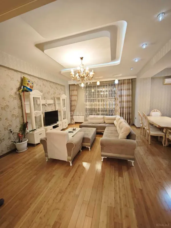 Kirayə verilir 4 otaqlı mənzil 170 m²