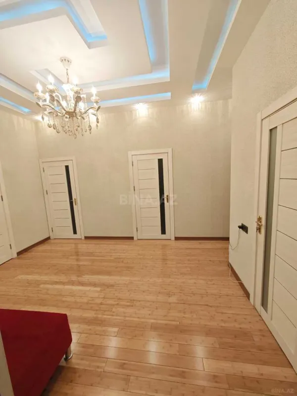 Kirayə verilir 4 otaqlı mənzil 170 m²