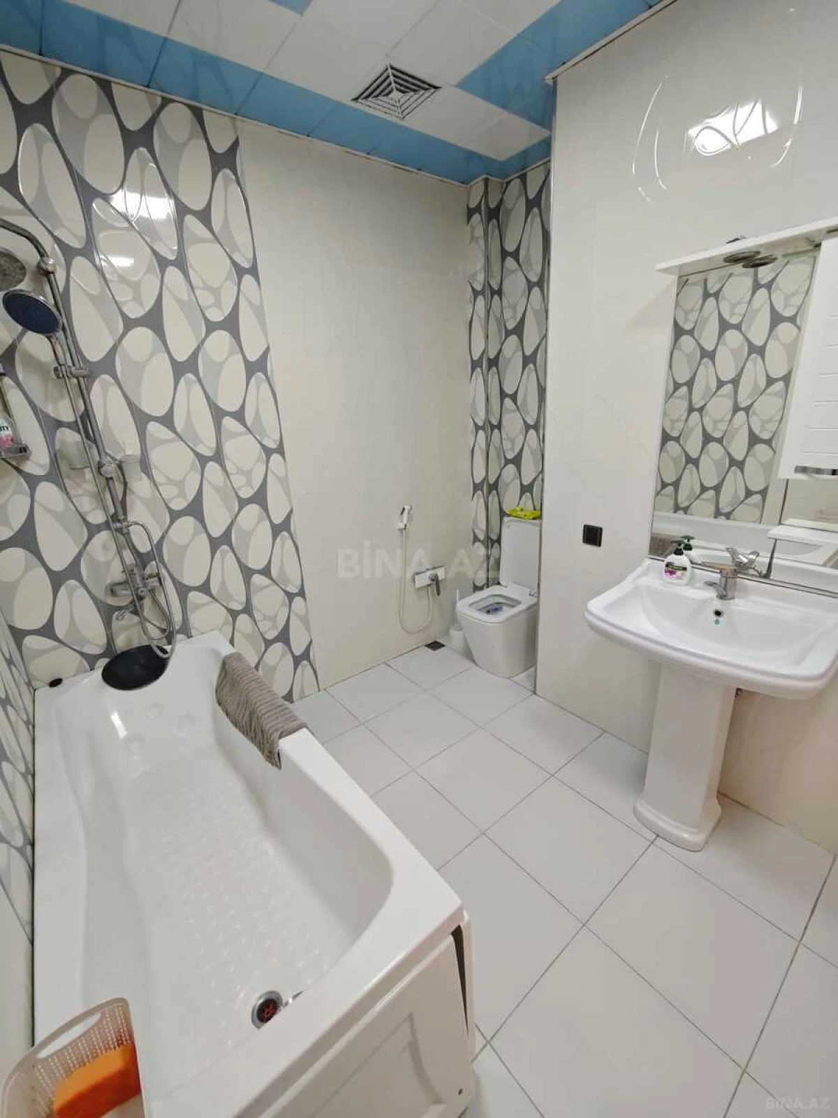 Kirayə verilir 4 otaqlı mənzil 170 m²