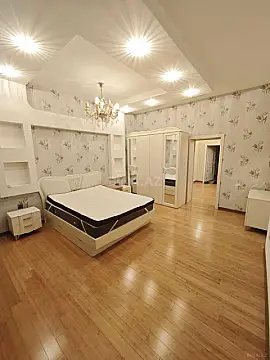 Kirayə verilir 4 otaqlı mənzil 170 m²