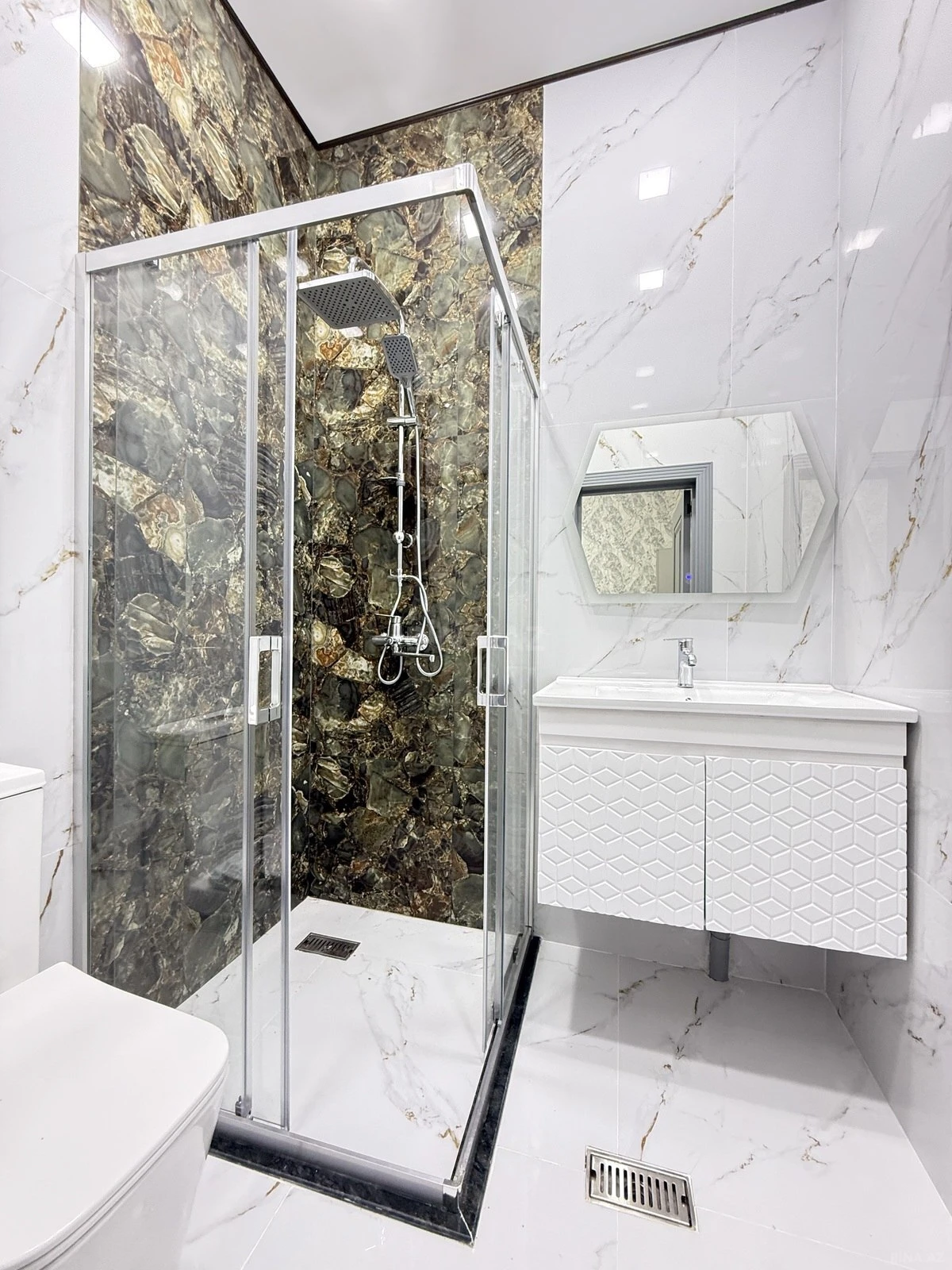 Satılır 4 otaqlı həyət evi 140 m²