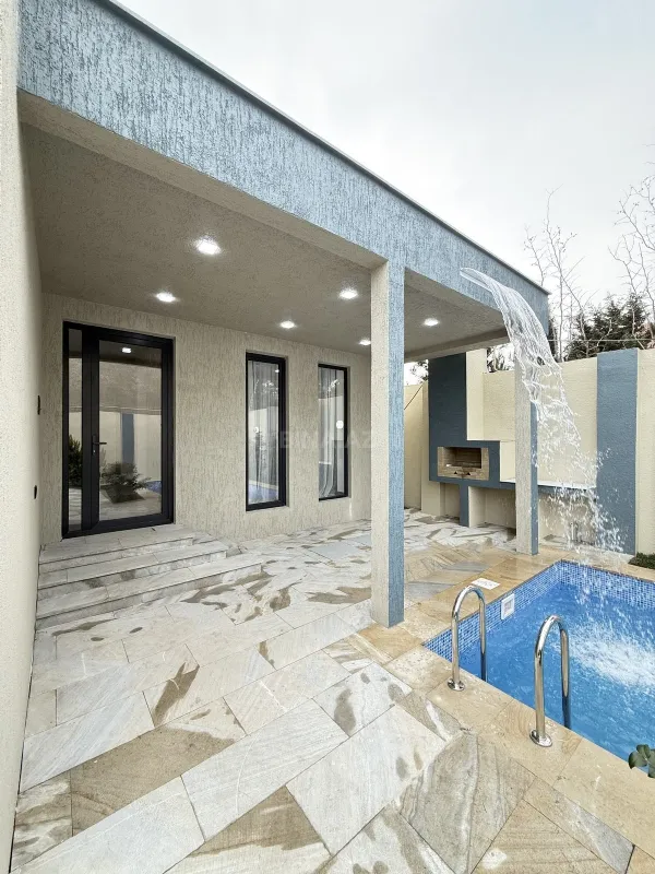 Satılır 4 otaqlı həyət evi 140 m²