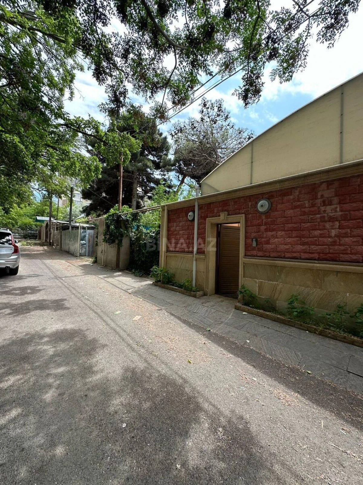 Satılır 5 otaqlı həyət evi 220 m²