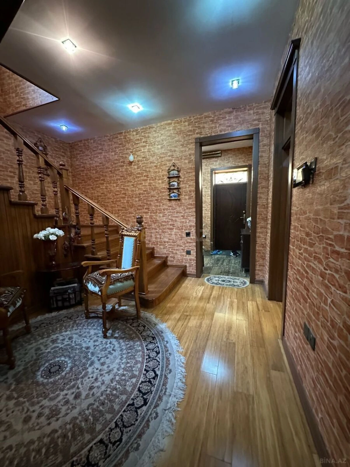 Satılır 5 otaqlı həyət evi 220 m²