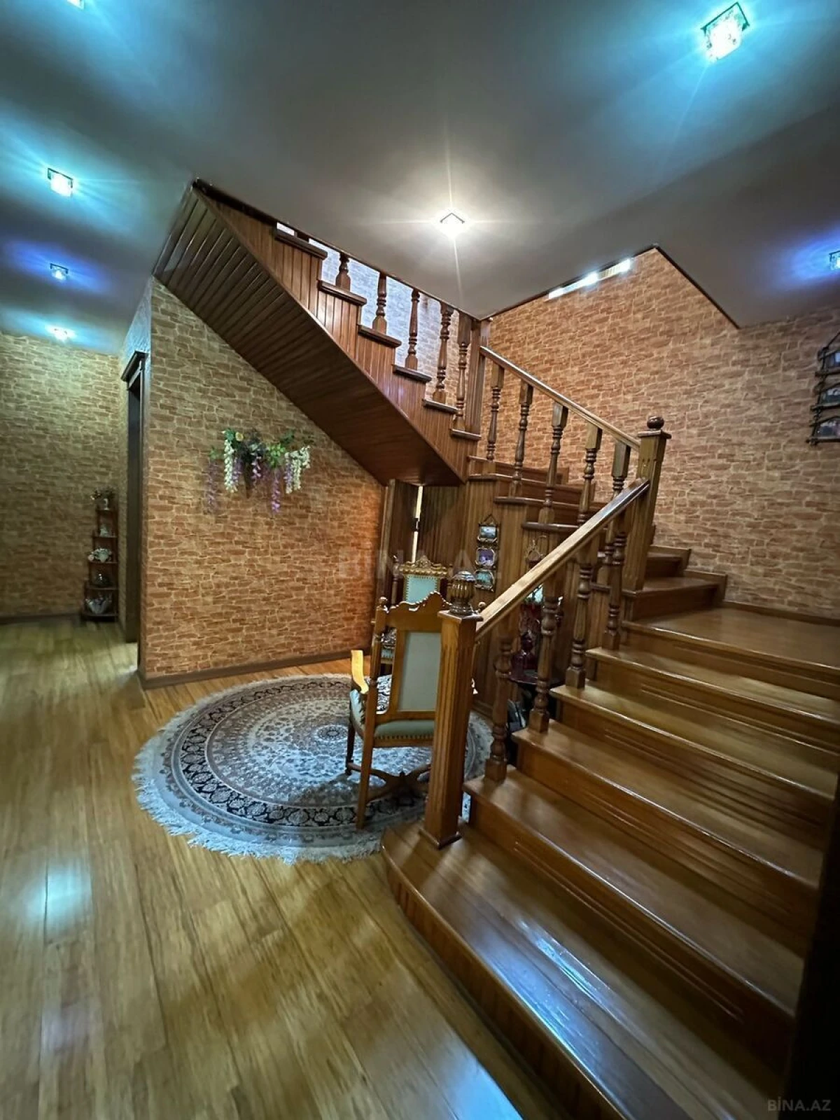 Satılır 5 otaqlı həyət evi 220 m²