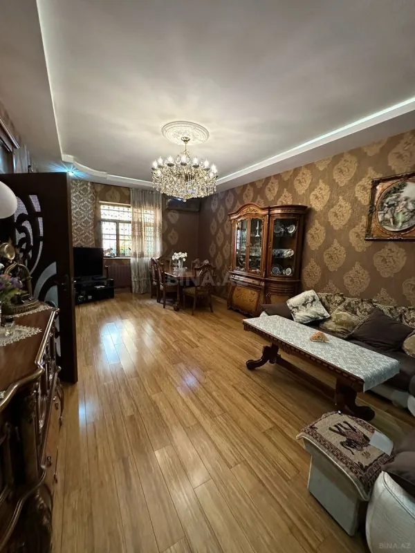 Satılır 5 otaqlı həyət evi 220 m²