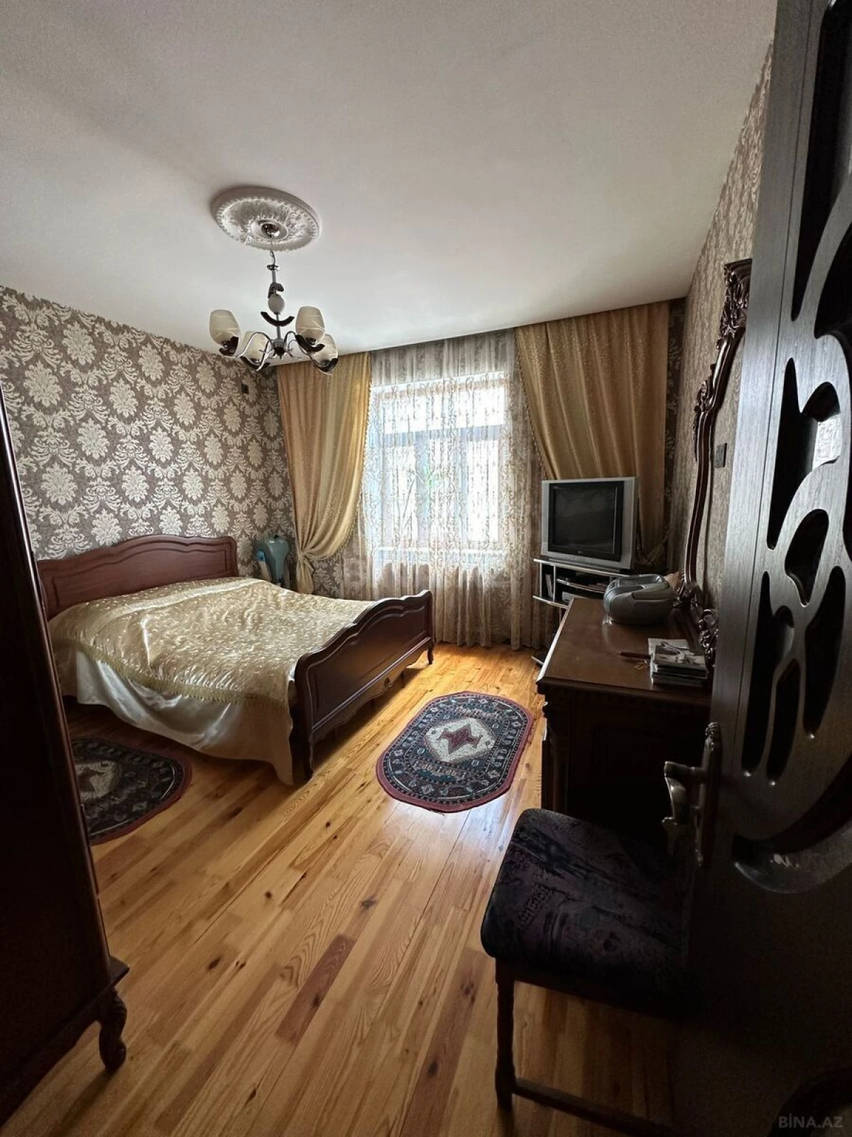 Satılır 5 otaqlı həyət evi 220 m²