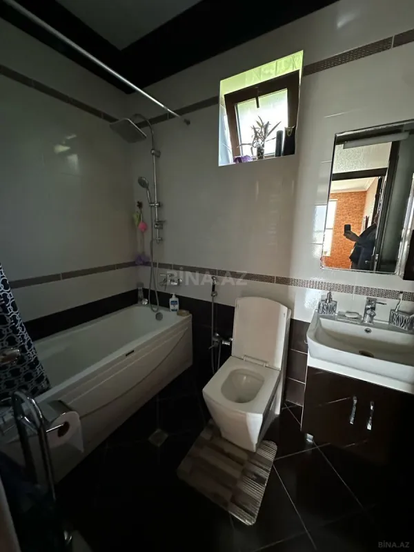 Satılır 5 otaqlı həyət evi 220 m²