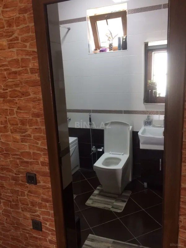 Satılır 5 otaqlı həyət evi 220 m²