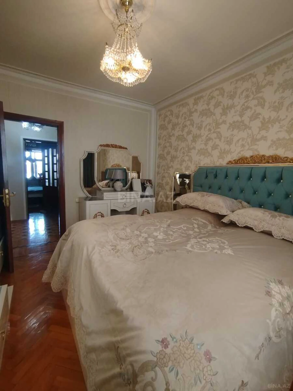 Satılır 4 otaqlı mənzil 100 m²